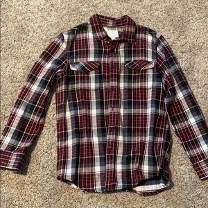 American Eagle flannel button up crimson gray
